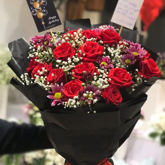 Imported Roses and Daisy Bouquet